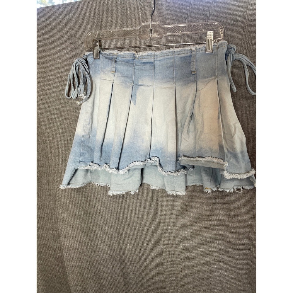 Fashion Nova Pleated Denim Mini Skirt Light Wash Ombre Frayed Hem Blue Small